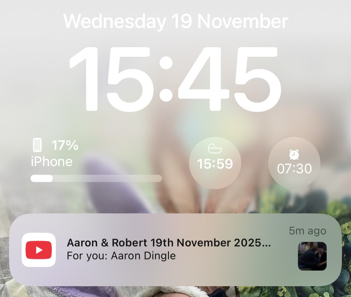 AlwaysRobron's tweet image. I sometimes still can’t believe this is real😭😭 #robron