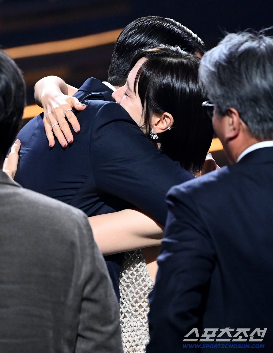 suddenly the world is okay again 🥹🤍