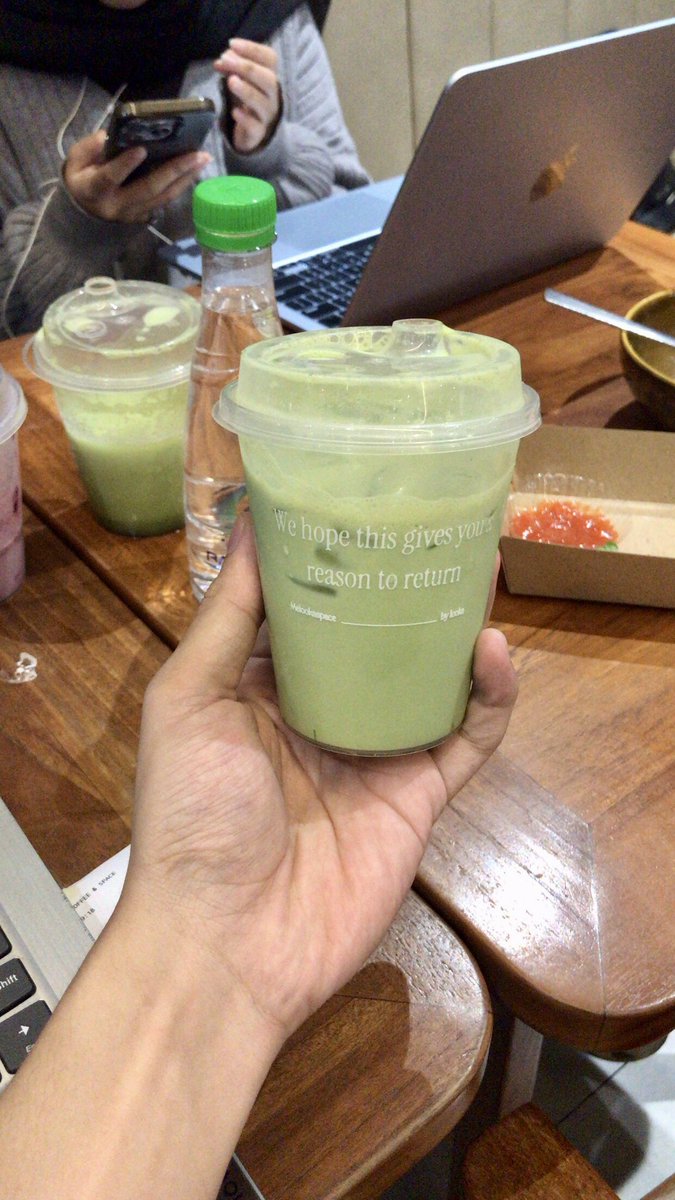 cloudyseaan's tweet photo. rumput? https://t.co/ZjY6P6iEIq
