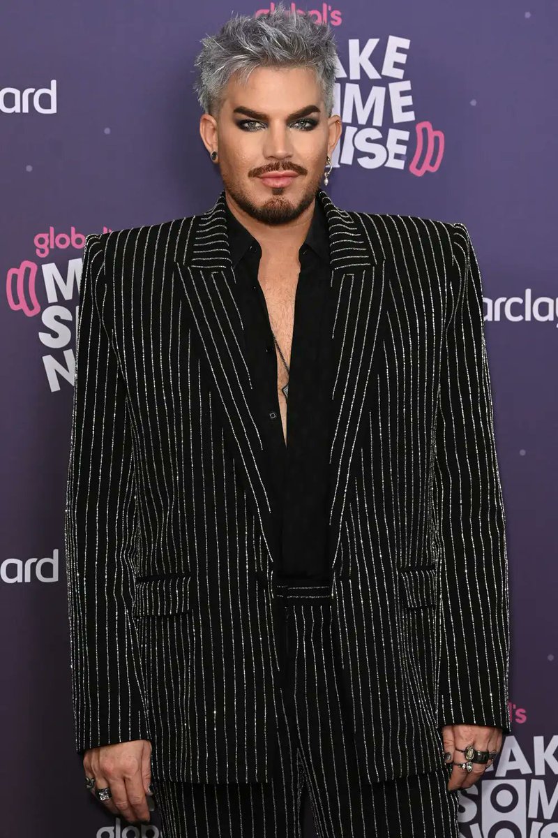 dianik_bg's tweet image. PEOPLE: 11/125📸 All That Glitters
Adam Lambert glitters in a sparkly suit at Global's Make Some Noise charity gala night in London on Nov.18
Here are the best photos of celebs out&amp;amp;about this week. Come back tomorrow for more of the latest A-list outings!
people.com/star-tracks-we…