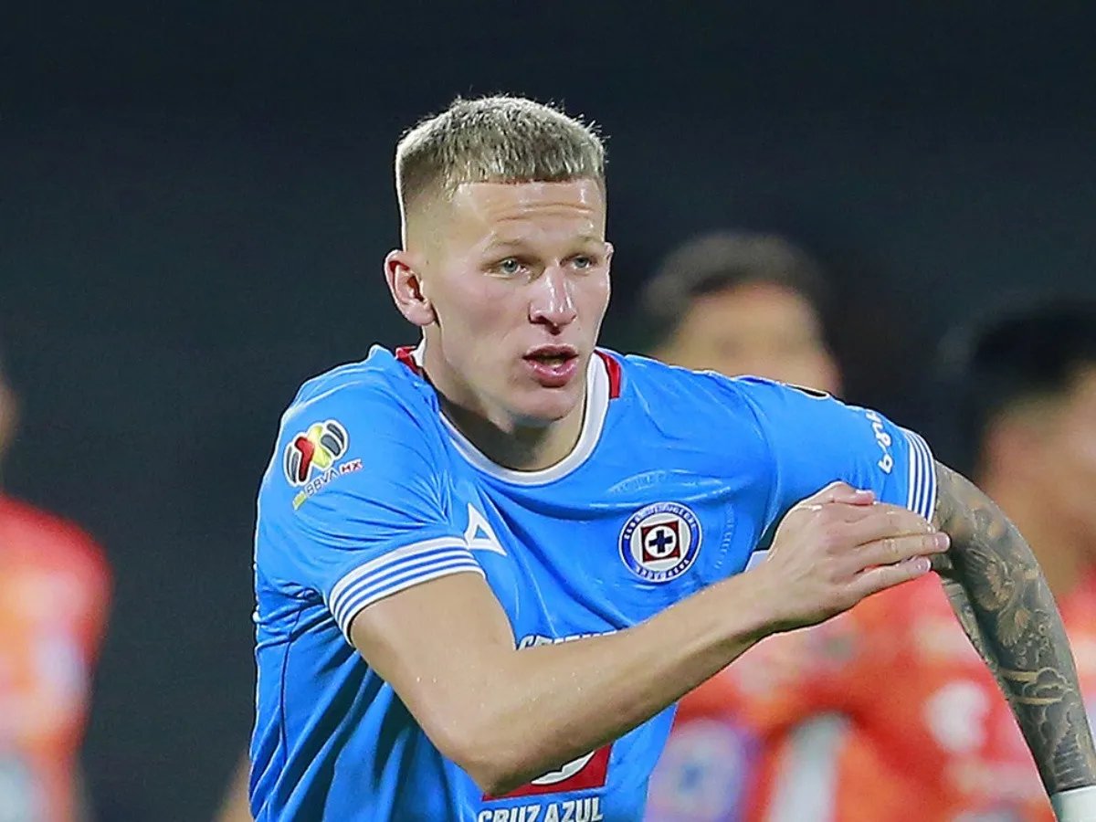 tombogert's tweet image. 🇵🇱 Sources: Mateusz Bogusz is likely to leave Cruz Azul this winter, with several MLS clubs interested.

New England Revolution hold Bogusz&apos;s discovery rights (priority to negotiate).

Bogusz, 24, joined Cruz Azul from LAFC last winter in ~$9m deal. Had 15g/7a in 2024 for LAFC.