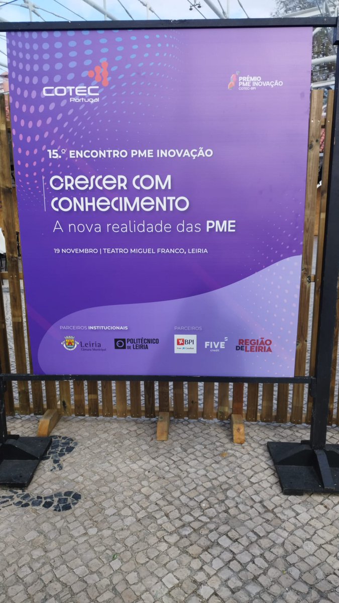 cppme1's tweet image. Leiria. O Teatro Miguel Franco recebeu esta tarde o 15º Encontro PME Inovação, com o mote Crescer com Conhecimento: a nova realidade das PME.
Entre empresários, investidores, académicos e decisores públicos, Teresa Neves, membro dos Órgãos Sociais, representou a CPPME.
