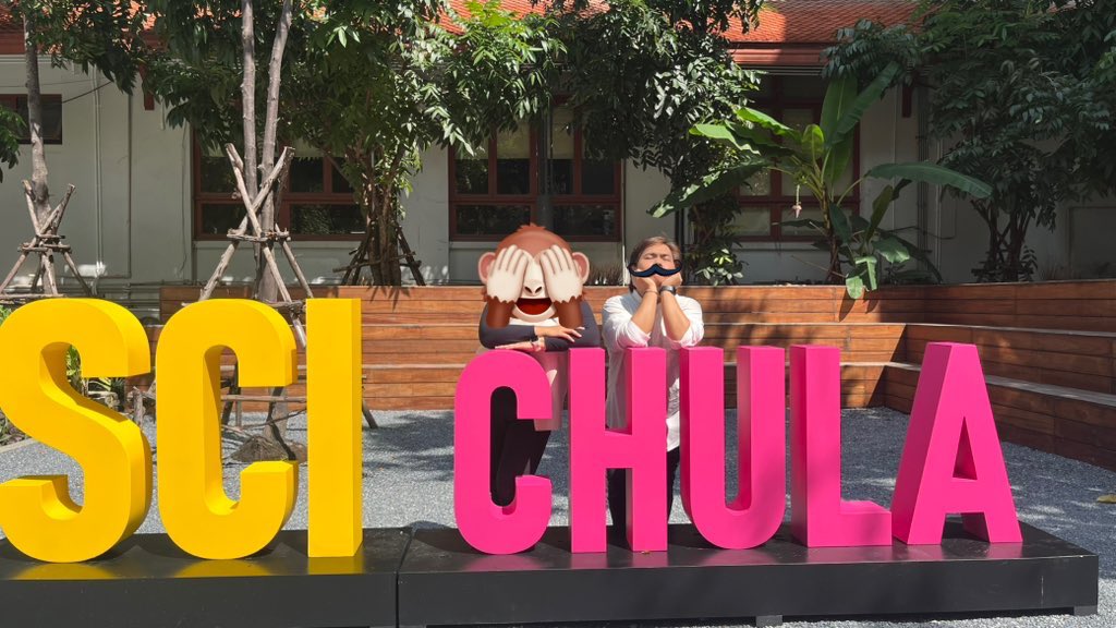 amberforcefield's tweet image. An eNBy who works with the binaries (of the living) here ✌🏼 #LGBTQinSTEM #DrugDesign #Bioinformatics