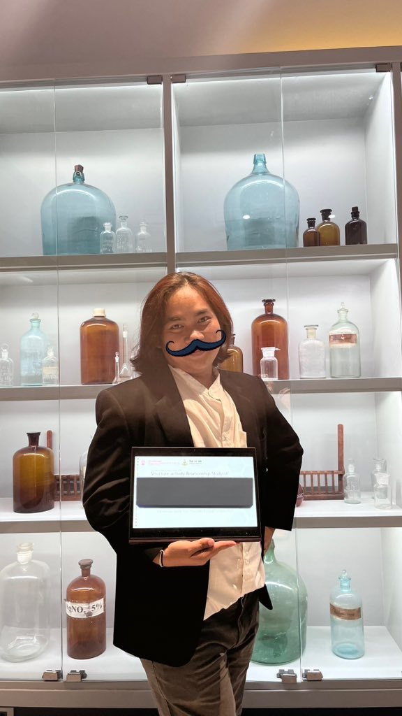 amberforcefield's tweet image. An eNBy who works with the binaries (of the living) here ✌🏼 #LGBTQinSTEM #DrugDesign #Bioinformatics