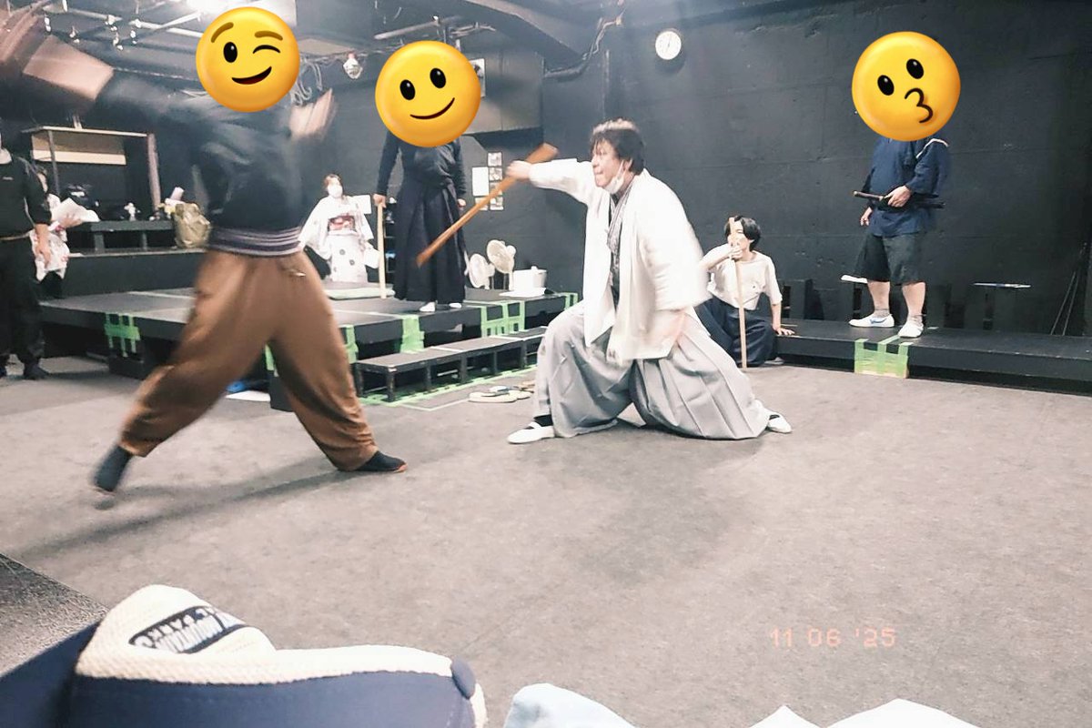 rintarowest's tweet image. うーん…欲しい～
『和泉守兼定』の竹光
かっこええなー

芝居やってると欲しくなるよなー😂
これは今回、僕が演じる
土方歳三の愛刀。

追い込みも追い込み中です。
『四番隊』
26日からです。
よろしく😘

#四番隊
#しばんたい