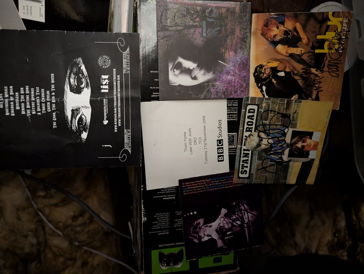 FPLAmateur1's tweet image. Bonus of a day. 
1. Christmas Tree down from the loft
2. Loft inspection confirmed the roof is not leaking, and
3. Found some of my favourite memorabilia 
The #myspace secret gig Good the Bad and the Queen, Ray Davies, James Brown, Blur and Paul Weller. Some great gigs