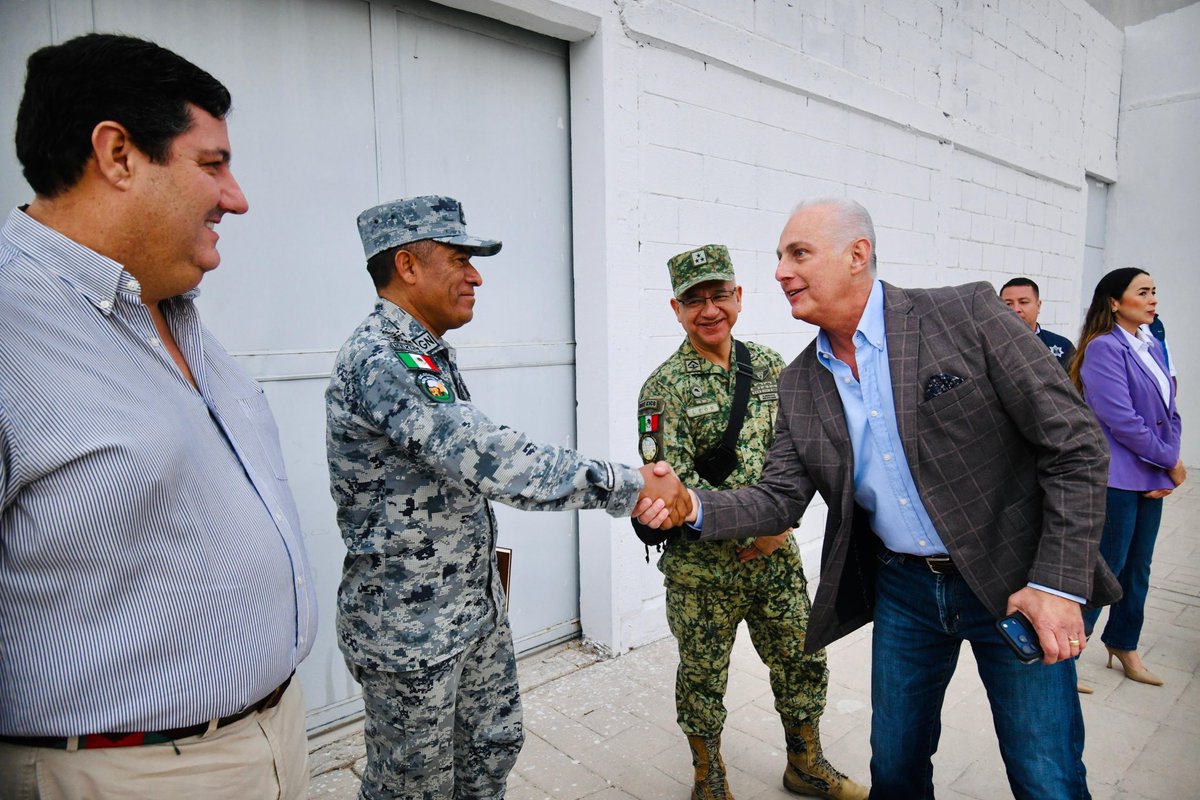 Iniciamos este miércoles en reunión de seguridad, reforzando las estrategias y el trabajo conjunto para mantener a #Torreón como una ciudad segura y en paz. Con acciones concretas y una coordinación permanente con el gobernador <a href="/manolojim/">Manolo Jiménez Salinas</a>, seguimos entregando resultados y