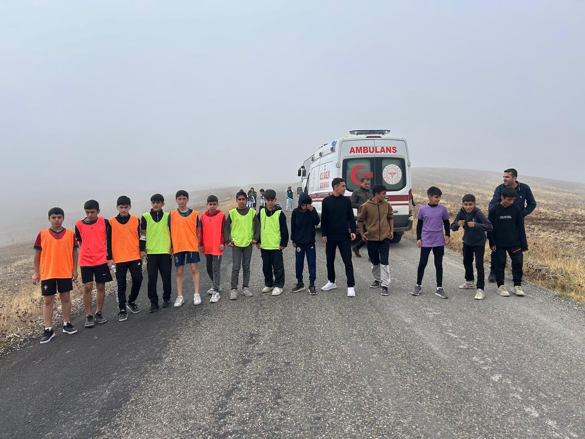 GSB_BismilGM's tweet image. 📍Bismil
➡️Okul Sporları Faaliyetleri 

🏃‍♂️Kros

2025-2026 eğitim ve öğretim yılı Okul Sporları kapsamında Bismil Kros İlçe Seçmeleri; Yıldızlar, Genç B ve Genç A (kızlar-erkekler) kategorilerinde yoğun katılımla gerçekleştirildi👏 🏆 

#OkulSporları
@OA_BAK 
@RecepHasar44