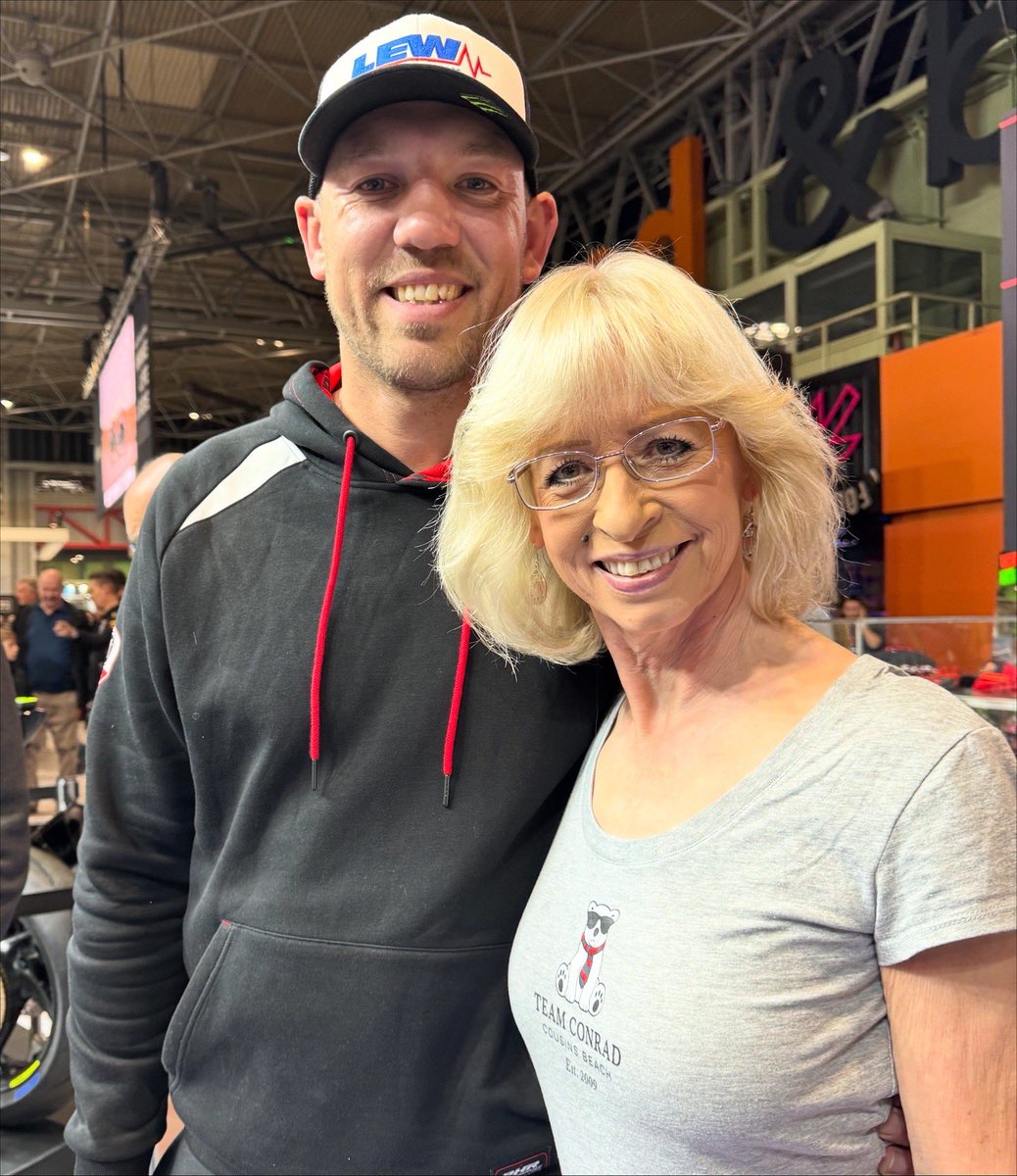 Liz05Steph3's tweet photo. Fun day at Motorcycle Live #hicky #kawasaki #motorcyclelive https://t.co/1jLaIm3CYc
