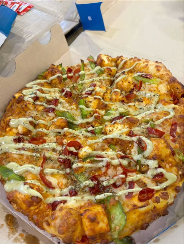 rakeshkaul007's tweet image. If happiness had a shape… it would look like the pizza 😍🍕 

#Foodie #Picoftheday #Foodblogger