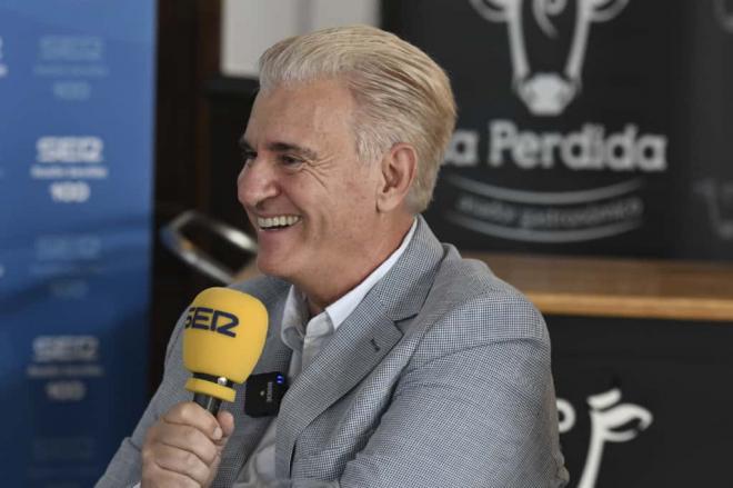 lapalancaroja's tweet image. Antonio Cordón manda un mensaje directo al sevillismo y avisa sobre lo que puede venir en el mercado invernal. ¿Habrá movimientos? 👀🔁
👇  🔴⚪
info en: lapalancaroja.com/noticia/mercad…

#LaLigaEASports #SevillaFC #LaPalancaRoja #MercadoDeFichajes #AntonioCordon