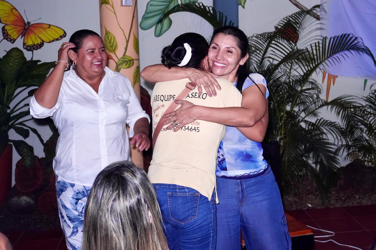 Anoche recibí un regalo que llevaré en el alma; un retrato realizado por Miguelito, un niño con #autismo y un #talento admirable. Su arte nos recuerda que los límites los ponemos nosotros mismos. #Yopal es tierra de talento, y seguimos apoyándolo con el #corazón.