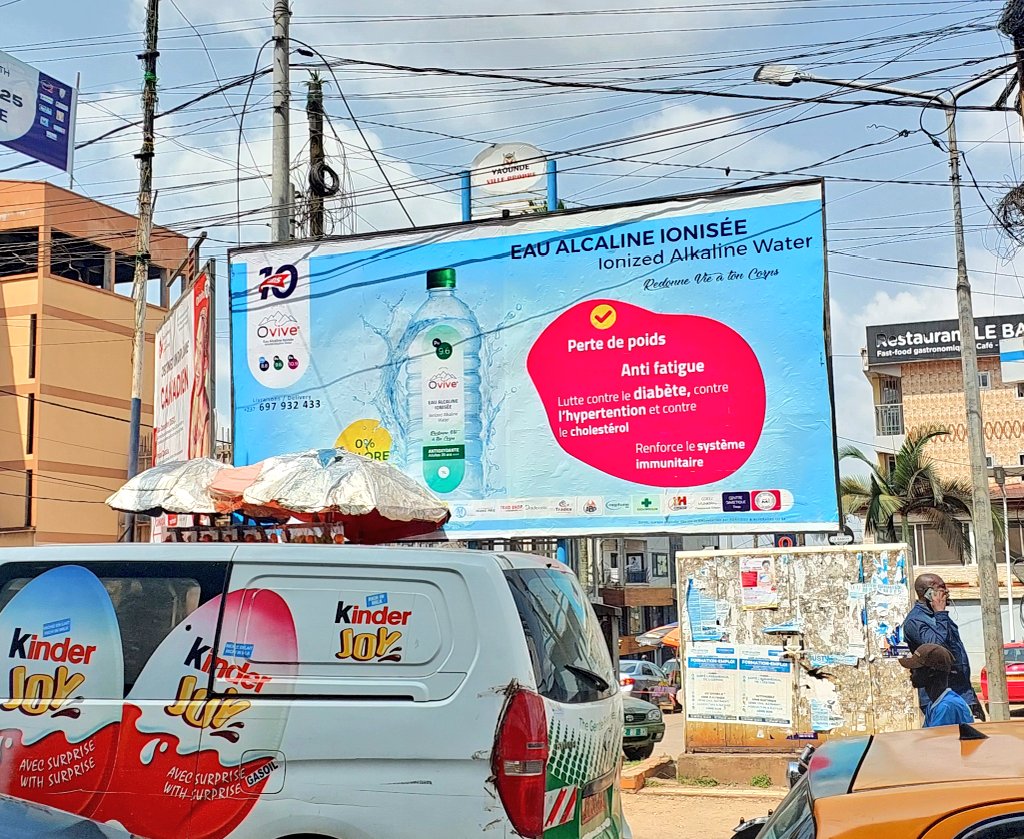 aristidemabatto's tweet image. L&apos;eau alcaline ionisée #Ovive compte plus de 5 bénéfices consommateurs. vous connaissez ? 

Je ne parle pas de #KinderJoy.

Affiche signée #Nimbus.

#SniperDePub