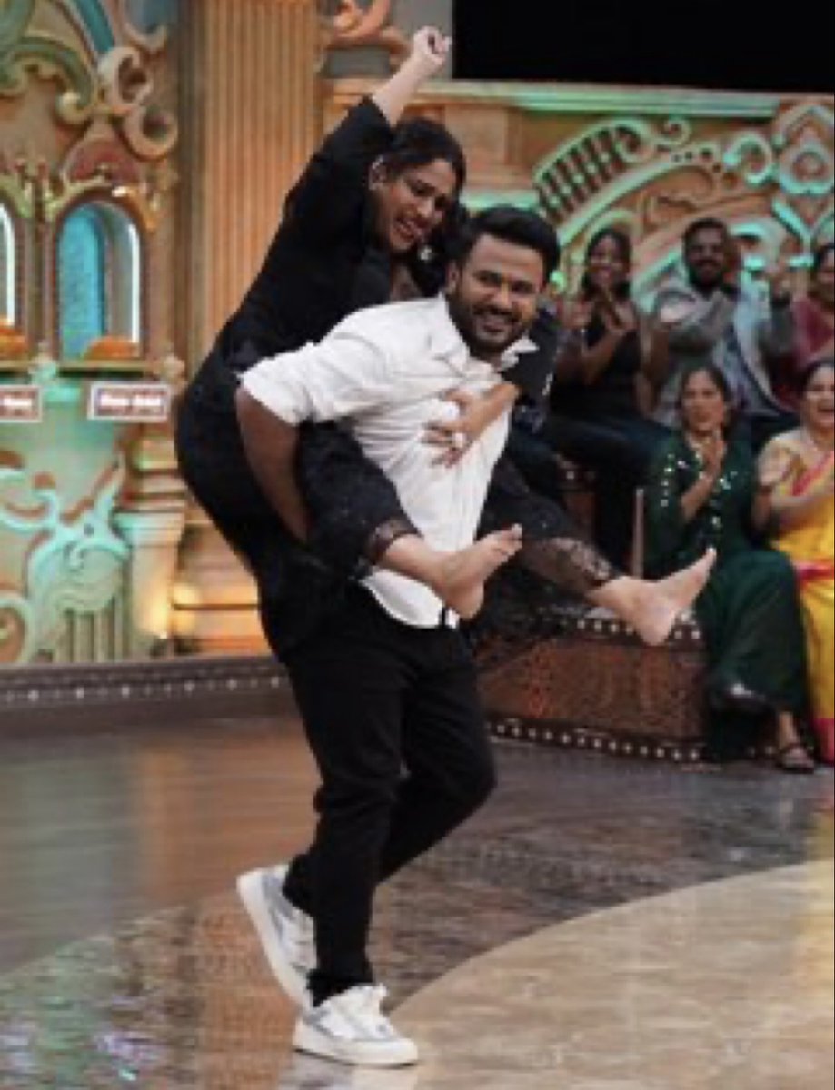 rupamurthy1's tweet image. This hypocritical potato, Swara Bhaskar, weeps for Gaza like someone sentenced her to chop onions for eternity, but acknowledging the Red Fort blast was apparently too much emotional labour. But sure, let’s all admire her glorious collection of low-effort ‘dancing with bhaijaan’…