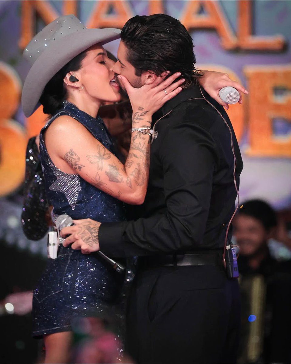 sertanejonanet's tweet image. Ana Castela gravou seu especial de Natal no SBT e teve uma participação mais que especial: Zé Felipe. Os dois dividiram o palco e deixaram a gravação ainda mais especial. Confira os cliques! ❤️