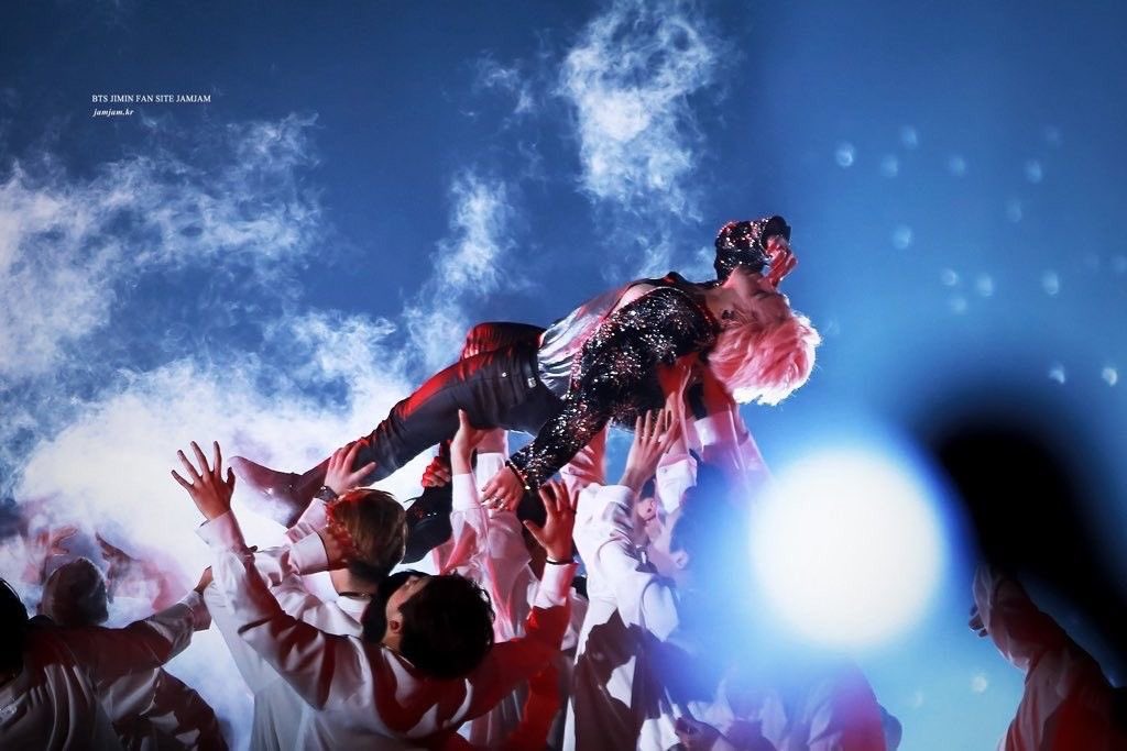 BIAS_means_Solo's tweet image. The only comparison that matters is Jimin vs Jimin. I think Jimin would agree with me on this.
What matters to him is mastering the art &amp;amp; becoming art itself. He creates, he inspires…He is unique. He is original.