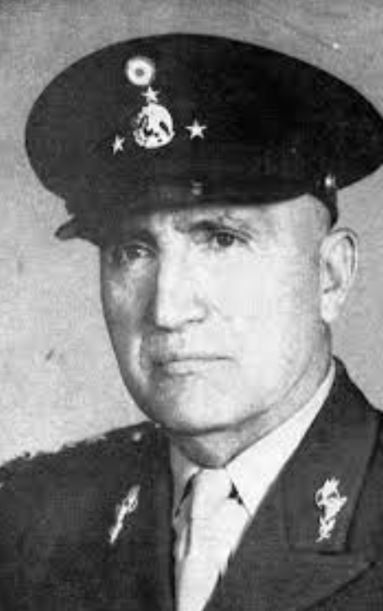 MrLotario's tweet image. Siempre recuerda que quien ordenó disparar a estudiantes el 2 de octubre del 68 en Tlatelolco fue el general Javier García Paniagua.
Y quien ordenó reprimir a ciudadanos y diseñó el operativo policiaco de la marcha de la #GenZ fue su nieto, Omar García Harfuch, titular de la SSC.