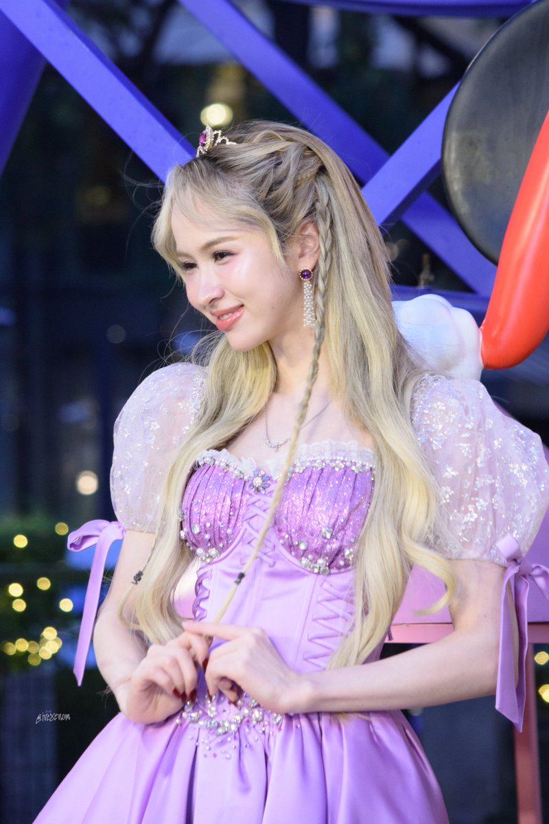 ivcxenom's tweet image. คือนี่อยากเป็นปาสคาลให้ราพันเซลคนนี้ 👑

#CentralPattanax4EVE
#เที่ยวดิสนีย์ที่เซ็นทรัล 
#Hannah4EVE #4EVE