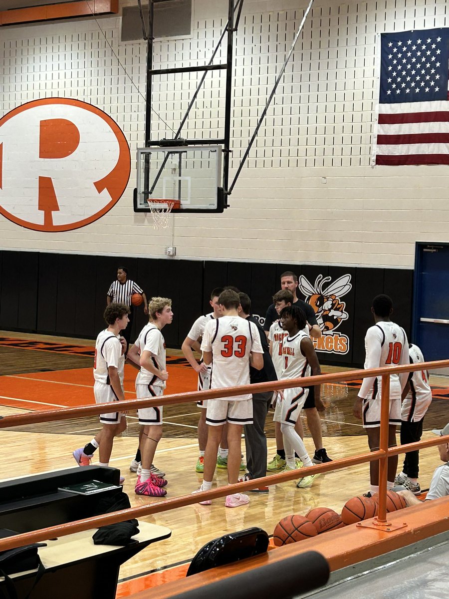 hollyplum's tweet photo. Let’s Go Jackets!!!🏀🖤🧡🤍Keep working!!!🙌🏻 #rockwallbasketball https://t.co/gKEkKHXxak