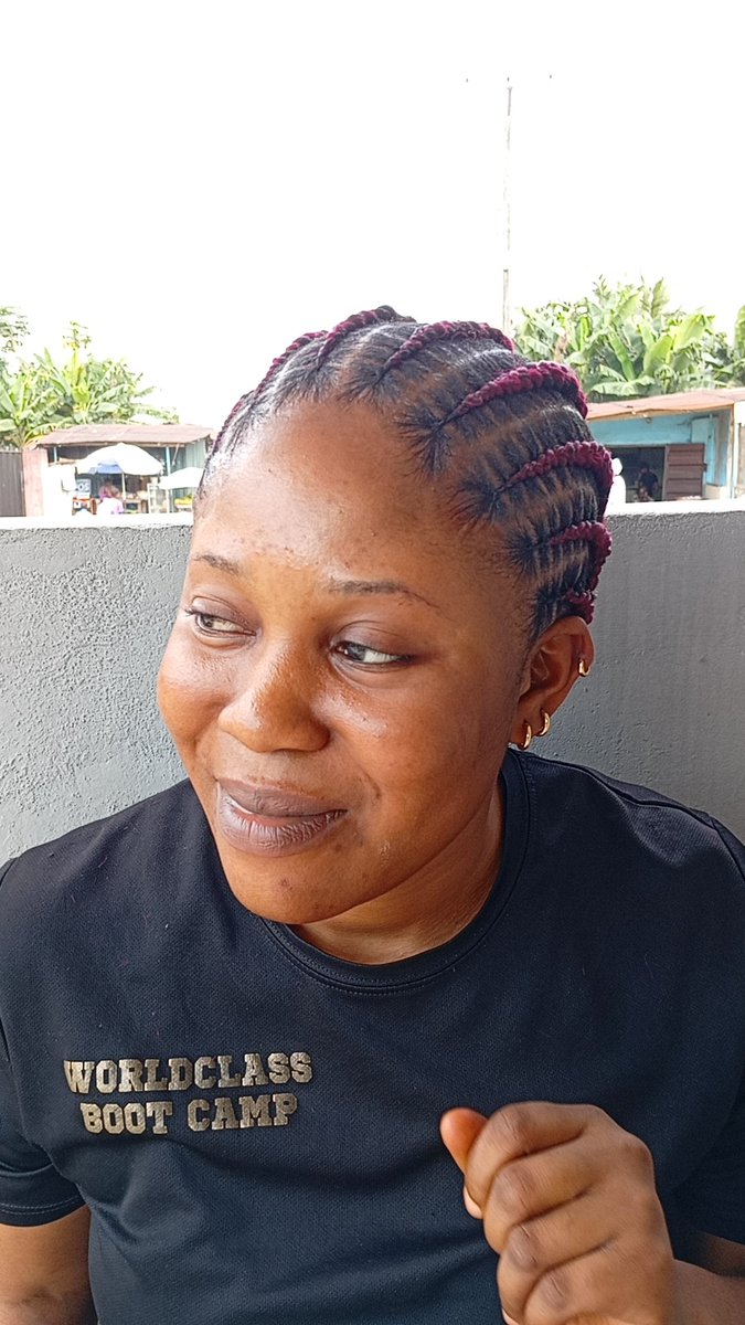 Just finished this neat cornrow style for my client, and the transformation is too sweet not to share.
I love when a client walks out smiling 😊 
Sometimes all you need is good hair to reset your mood
I'm open for bookings 
#Braids #HairPluginuyo #BeforeAndAfter