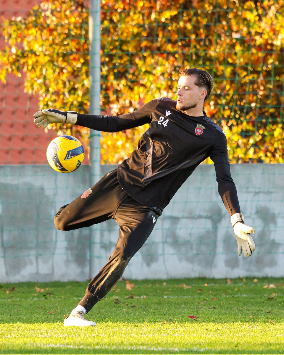 FC Penafiel tweet media