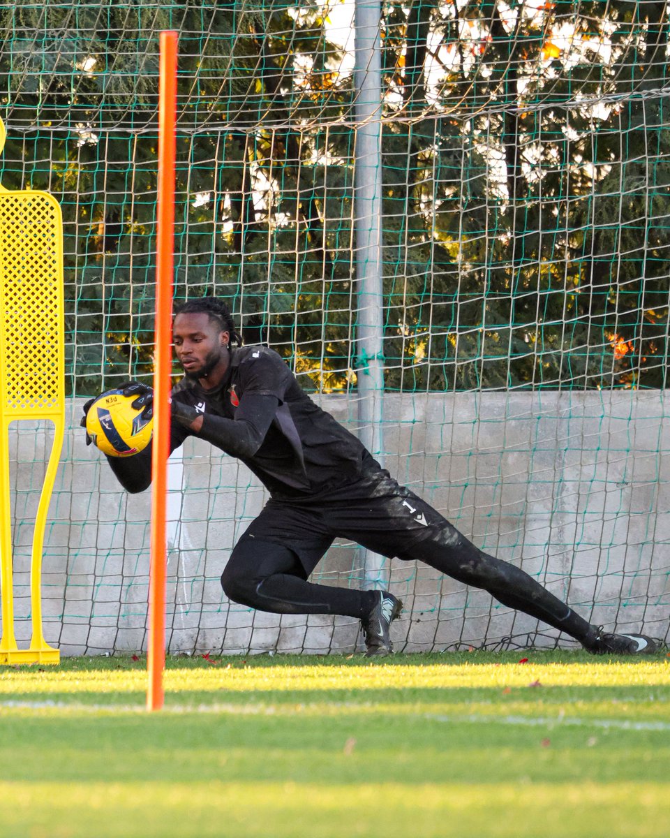 FC Penafiel tweet media