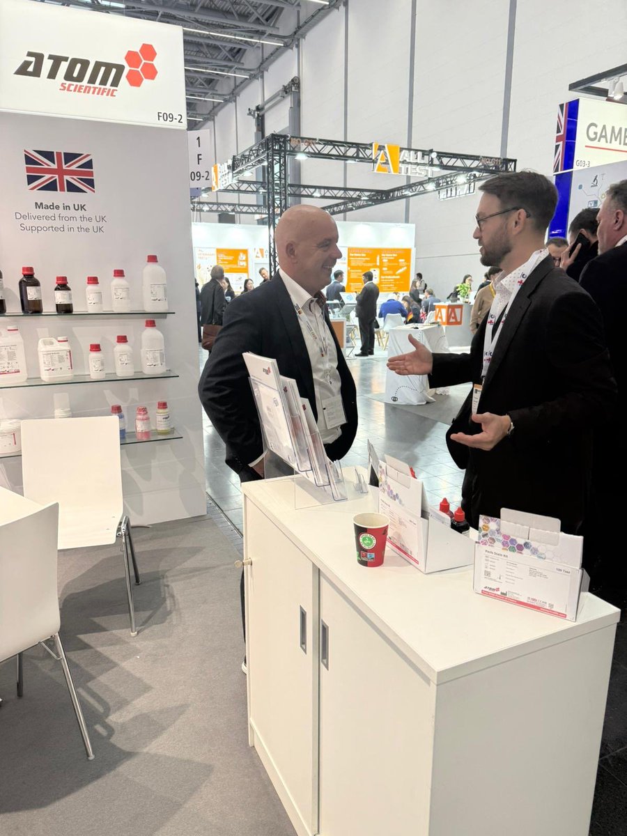 AtomScientific's tweet image. Behind the scenes of another busy few days at Medica - tomorrow is the last day to visit us and discuss your requirements at Stand 1F09-2🔬🥼

#medica #chemicals #hplc #volumetrics #histology #haematology #microbiology
