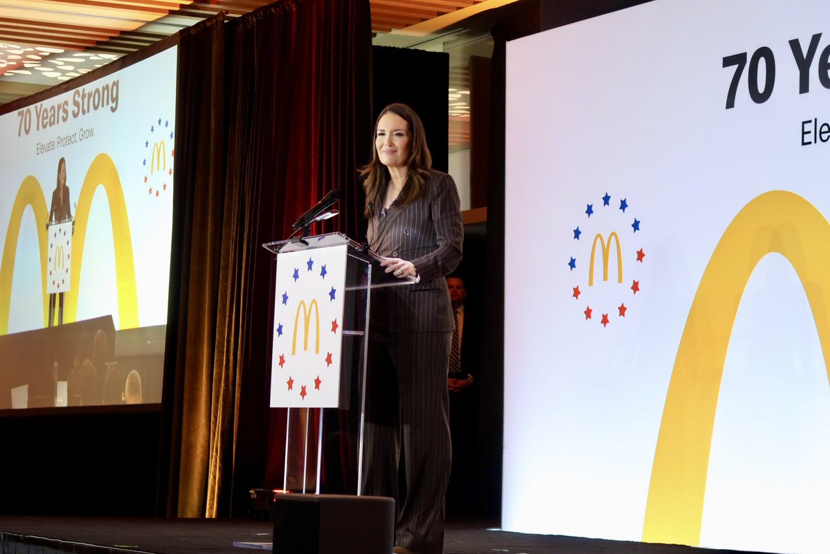 SecRollins's tweet image. .@McDonalds is stepping up and showing what real American leadership looks like. 🇺🇸

✅ Keeping food affordable.
✅ Serving real ingredients! NO artificial preservatives or flavors in their chicken nuggets or classic burgers
✅ 100% wild-caught Alaska Pollock in every…