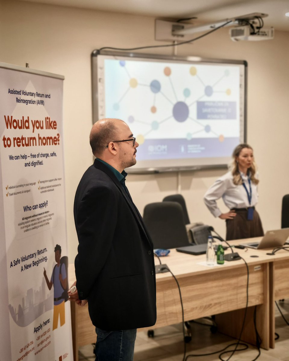 IOMSerbia's tweet photo. Migration context in 🇷🇸 is changing, but the need to identify vulnerabilities& provide adequate protection remains equally important — both during the stay in the country and throuh the return process.
💪🏻 the national #AVRR through certified, rights-based return counseling. https://t.co/jLZorPIEZk