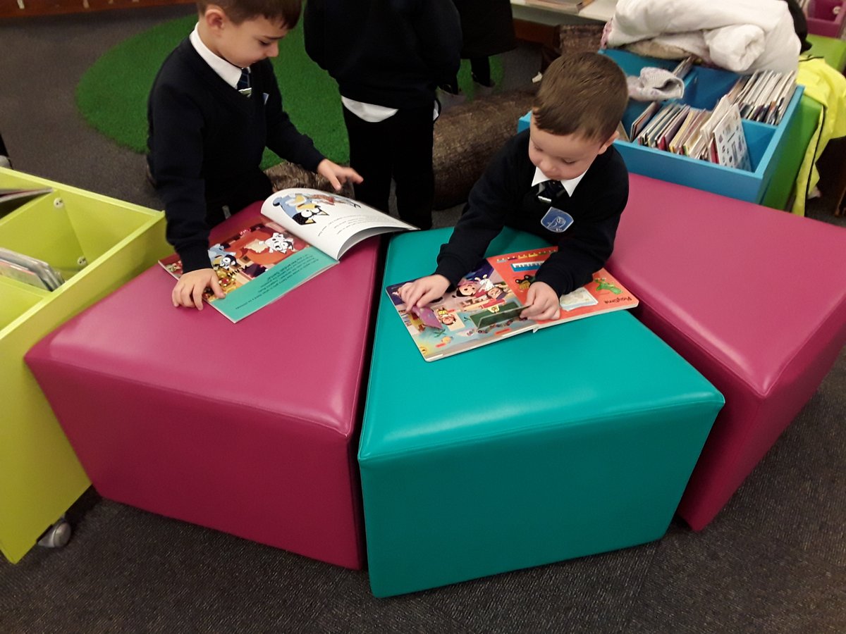 carletonparksch's tweet image. The children in Reception enjoyed a trip to Pontefract Library yesterday. They designed a book cover, listened to a story and were able to register to become a member of the library. #Community #library #EYFS