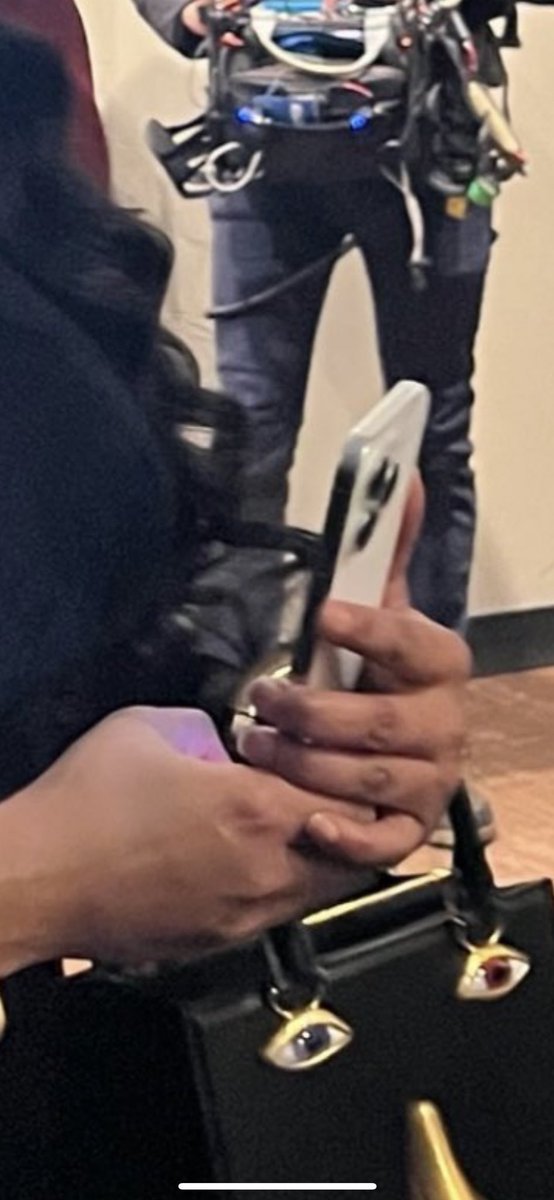 bardigangera's tweet image. &amp;amp; another thing how the hell that lady sell “nails” &amp;amp; didn’t even have her nails done on national television 🤔? Eww , how dare you try to sell something to the ppl &amp;amp; you aren’t even a real nail girly just be doing shit 😭🫤