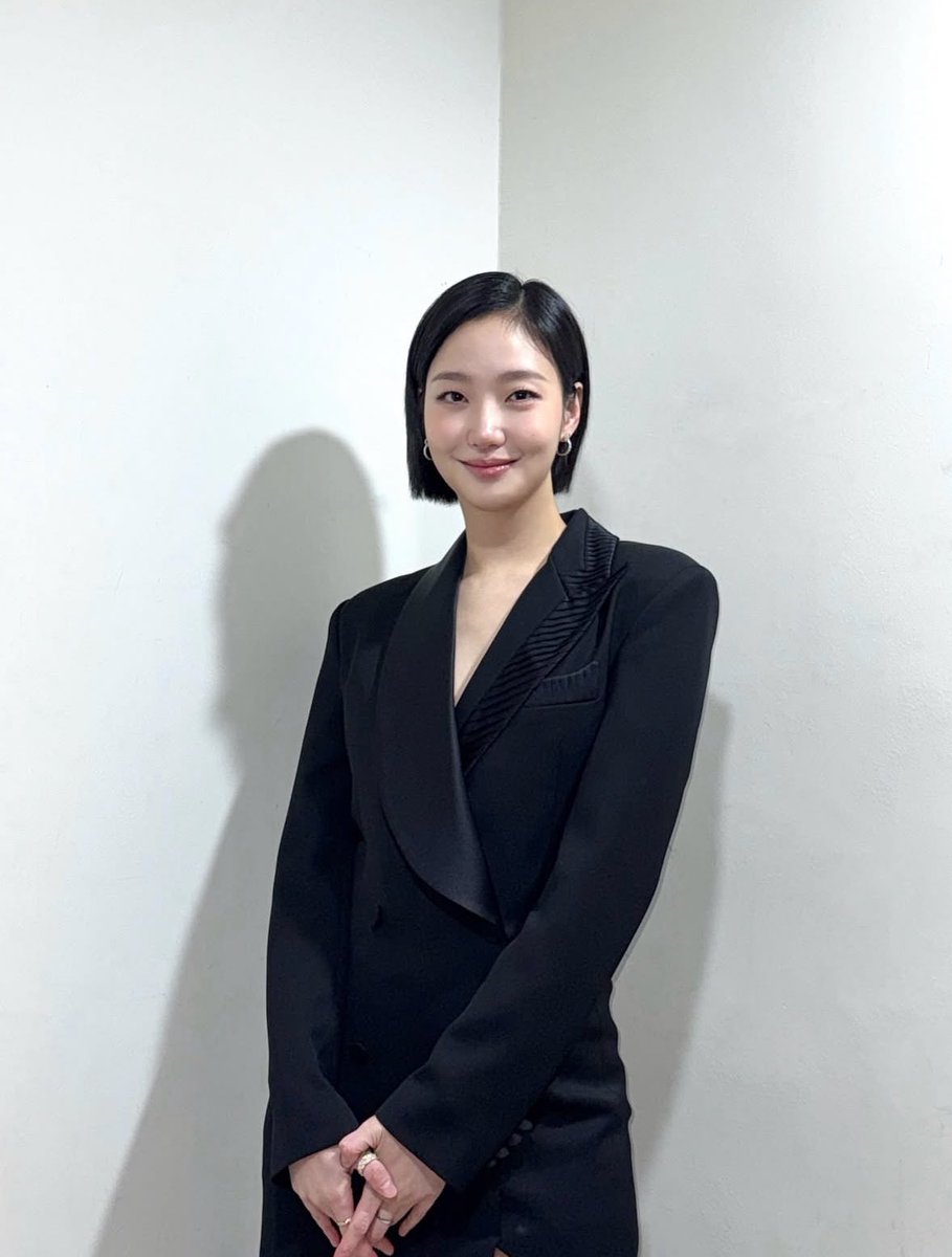 the hair, the fit, the face #kimgoeun 💯