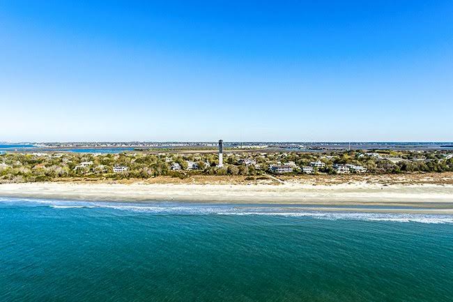 AllOverTheMapYT's tweet image. 🏷️ Town I’ve Been To
📍 Sullivan’s Island, South Carolina
Population: 1,948

• Quiet barrier-island vibes with gorgeous beaches
• Rich Revolutionary &amp;amp; Civil War history
• Home to Fort Moultrie 🇺🇸