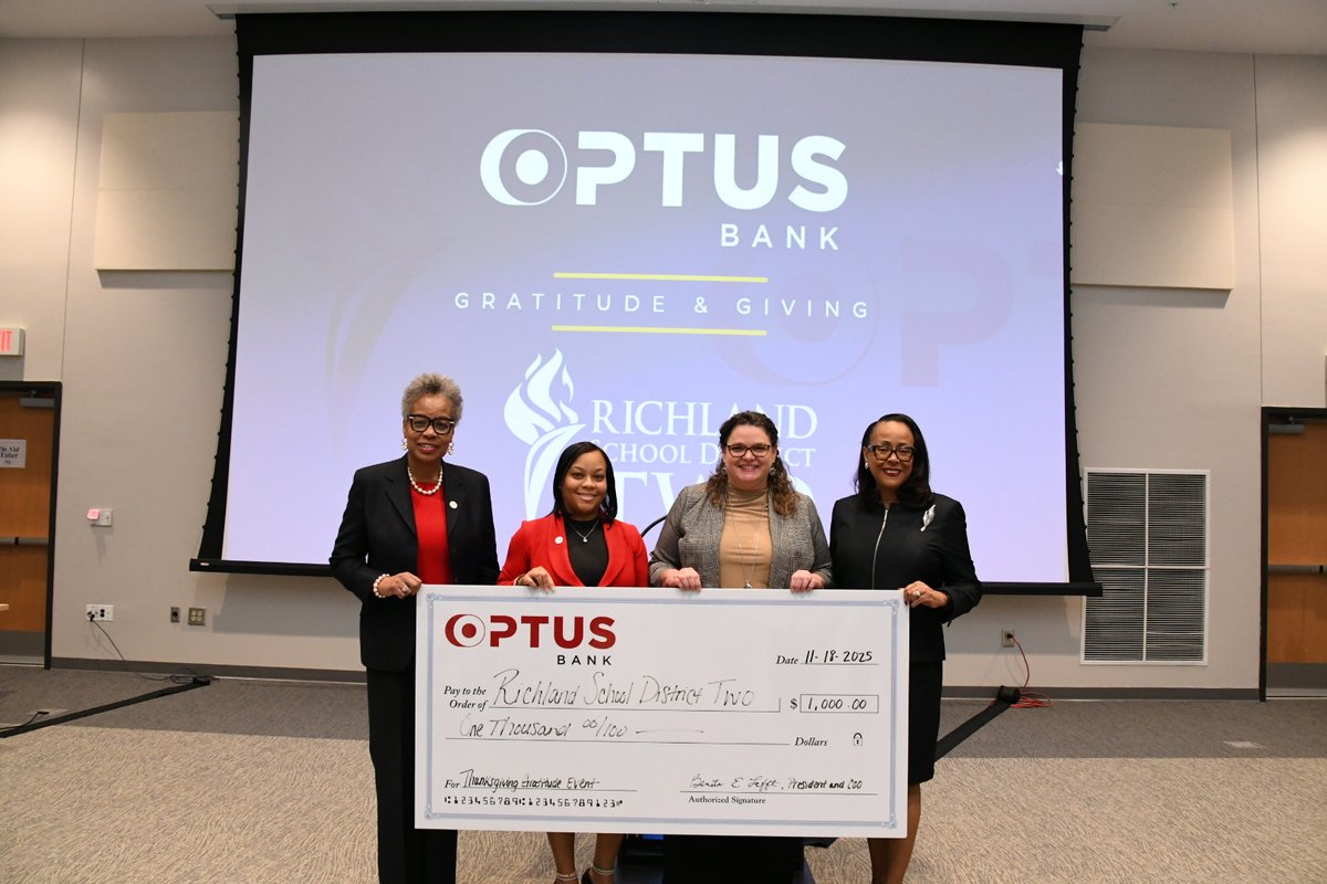 Huge thanks to <a href="/BankOptus/">Optus Bank</a> for donating $1,000 in ten $100 gift cards to support Thanksgiving meals for our families!🧡
Eight students and two teachers identified by our district social work team will receive extra support this holiday season.
This generosity ensures more families