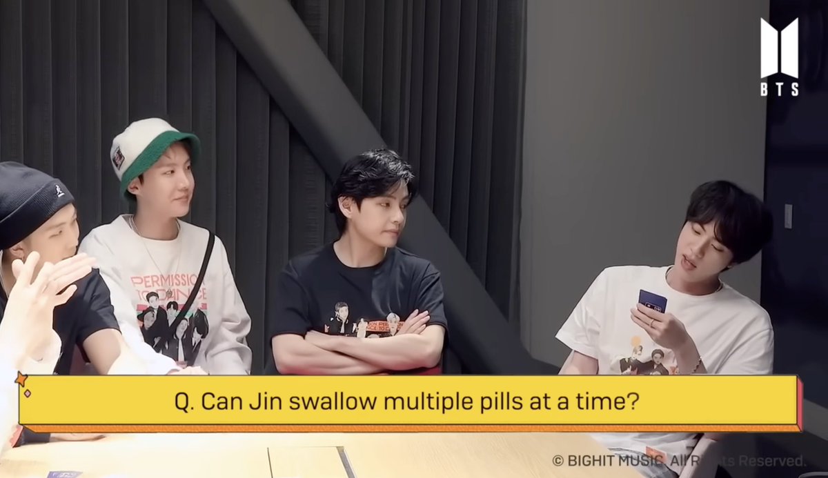 joon_lovebot's tweet image. now taehyung, how do YOU know that.