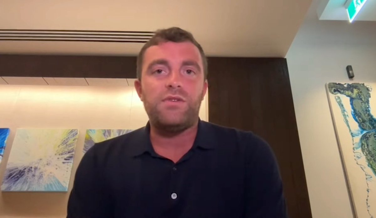 🚨🚨🚨🚨🚨🚨🚨 عاجل — فابريزيو رومـانو:

مانشستر يونايتد يعمل ويراقب لاعبين يلعبون تحت المهاجم

ذلك اللاعب الذي يستطيع اللعب كجناح وتحت المهاجم ورقم 10 ويكون لاعب مهاري وسريع 

اليونايتد يراقب عدة لاعبين بهذه الجودة وهذه الصفات

🤔🔴