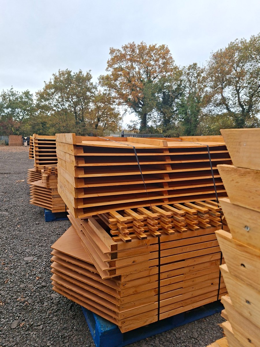 firtreetimber's tweet image. 🐔Eighty chicken shed kits were collected by a local company today.  Contact us to discuss your next bespoke project.
#chickensheds #joinery #joineryworkshop #machining #bespoke #woodworking #construction