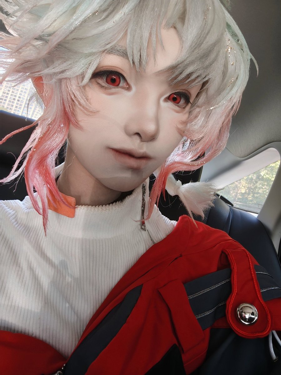 我就这样捏脸
骑着安卓机老冯高调路过
#赤潮zeroERA #赤潮零 #cosplay #小男孩 #正太