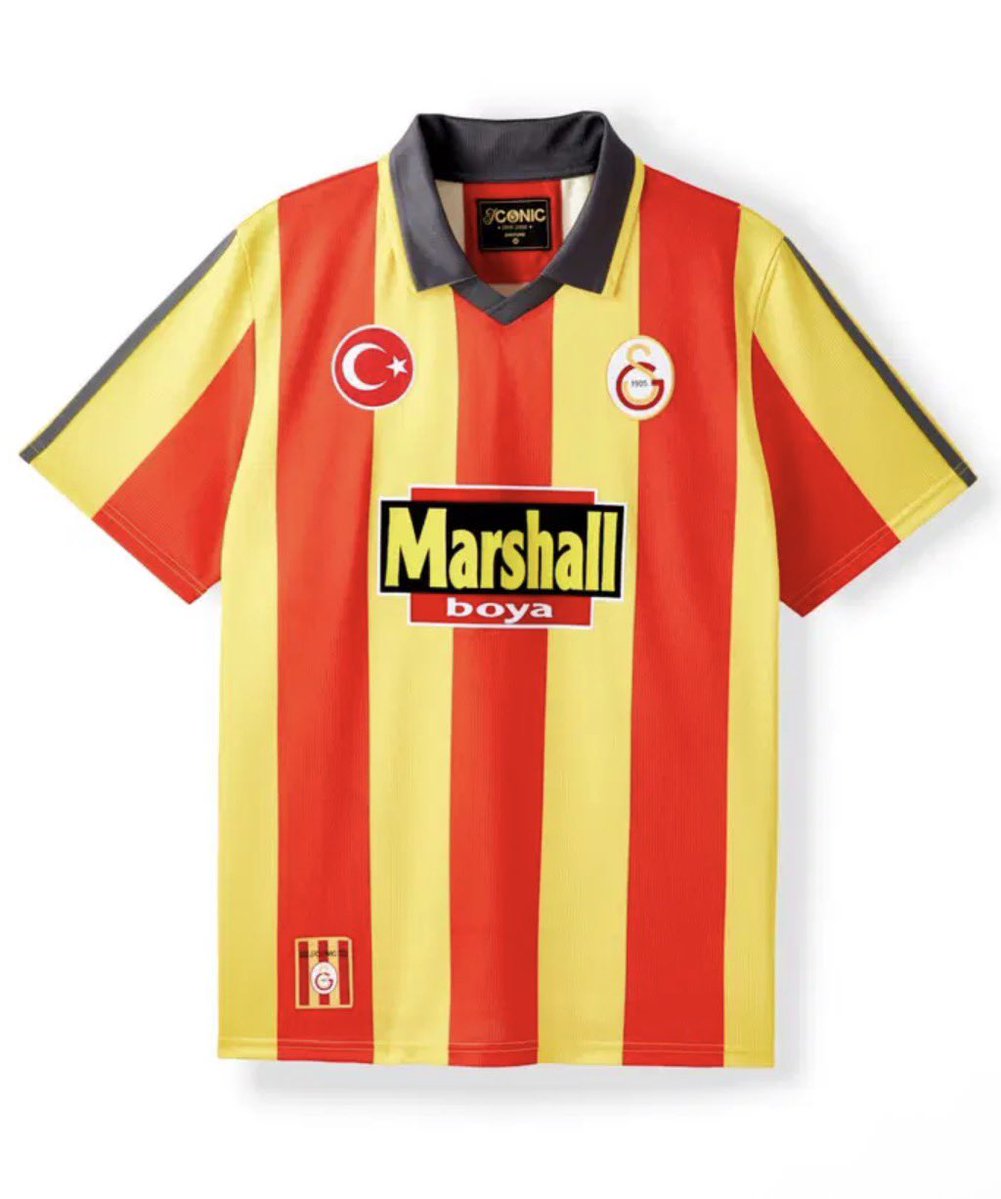 FormaMilor's tweet image. GsStore 98-99 ve 99-00 sezonuna ait retro formaları satışa çıkarttı.