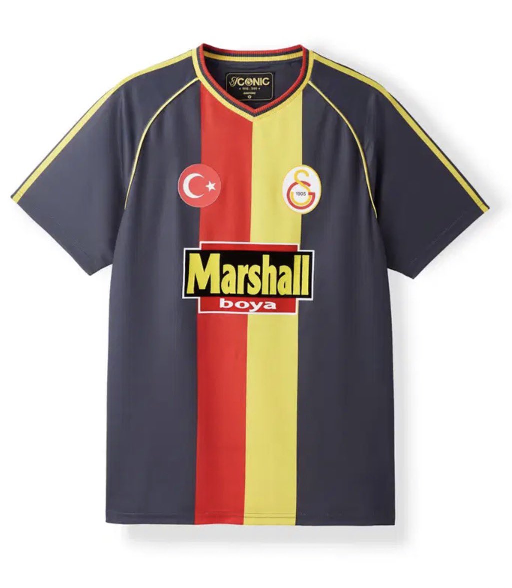 FormaMilor's tweet image. GsStore 98-99 ve 99-00 sezonuna ait retro formaları satışa çıkarttı.