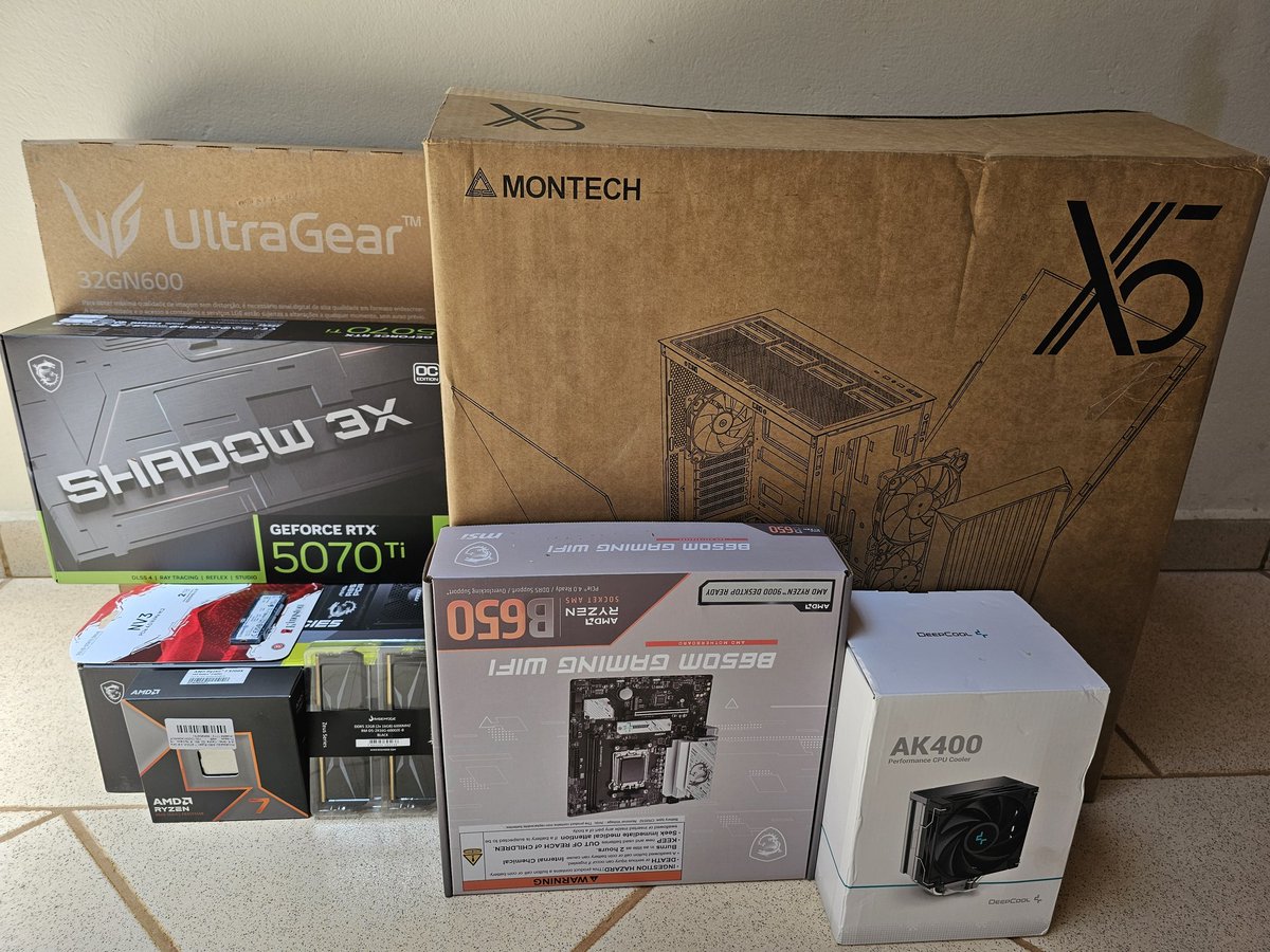 Time completo. Hora de montar essa belezinha!