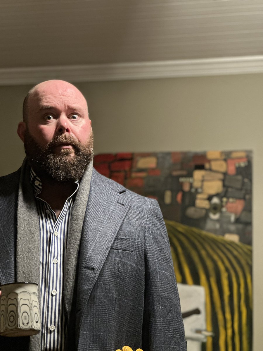 DavidLaneDesign's tweet image. Same jacket and pants from yesterday via Sartoria Pastena Elegance. Antonio, the tailor, is visiting the USA in January. I am a big fan. Bespoke is an expensive venture, but one that will provide you years of service, plus you will look great every time you wear it.