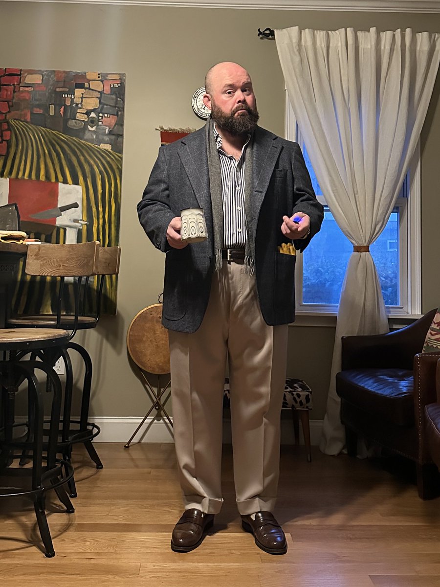 DavidLaneDesign's tweet image. Same jacket and pants from yesterday via Sartoria Pastena Elegance. Antonio, the tailor, is visiting the USA in January. I am a big fan. Bespoke is an expensive venture, but one that will provide you years of service, plus you will look great every time you wear it.
