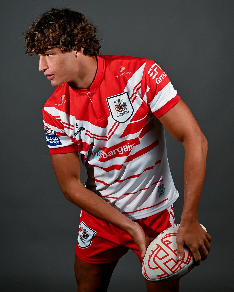 CommunitySaints's tweet image. 😍 A retro look for @Saints1890 in 2026, with the return of the iconic 1996 themed home shirt! 

🙌 We&apos;re looking forward to seeing the lads rocking the new home kit next season, are you? 

🛒 saintssuperstore.com

#COYS