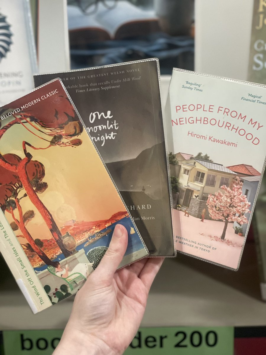 WoolwichLibrary's tweet image. Want to hit those reading goals but with no time to get stuck into an epic? At #WoolwichLibrary we have a display of novellas under 200 pages to enjoy! Check out your new read today 📚 @GreenwichLibs @Royal_Greenwich @Better_UK #LoveYourLibrary