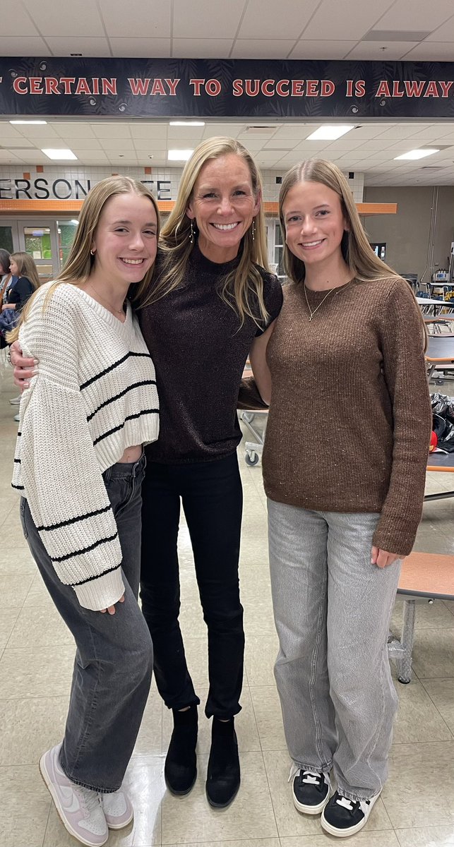 Kerry Lee tweet media