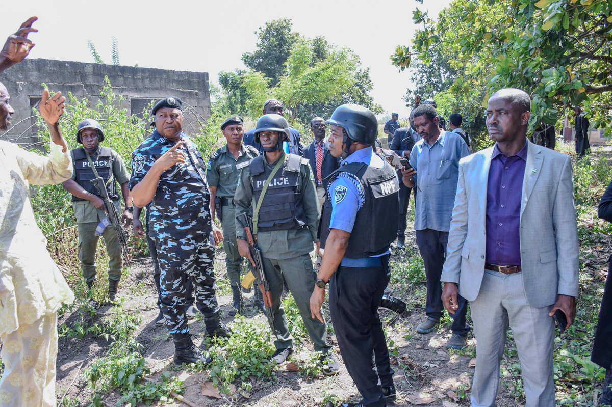 BenHundeyin's tweet image. KWARA STATE POLICE COMMAND.

PRESS RELEASE.

ONGOING REPORT: ON-THE-SPOT ASSESSMENT BY THE COMMISSIONER OF POLICE, KWARA STATE COMMAND.

The Commissioner of Police, Kwara State Command, CP Adekimi Ojo psc, mnips, visited Eruku community in Ekiti Local Government Area of Kwara…