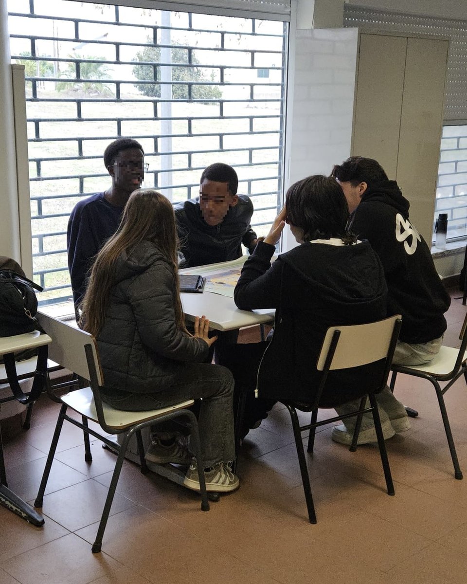 ratoadcc's tweet image. 📸
🇵🇹 A #RatoADCC implementou a primeira sessão de teste do projeto &quot;Rua! - o Jogo do Adulto&quot; em #parceria com  EPBJC.

Atividade é realizada no âmbito do &quot;Comunidades em Ação&quot; promovido pelo @CMSeixal com PRR.

#SempreAAprender
. . .
🇬🇧 Phygital game implementation with #Youth