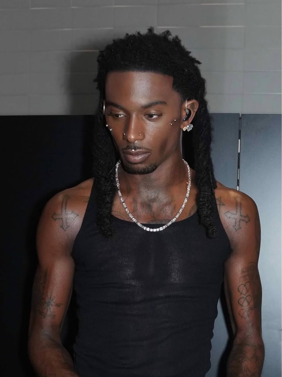 Kurrco's tweet image. Playboi Carti’s &apos;MUSIC&apos; has now surpassed 2 BILLION streams on Spotify 🏆

It becomes the first rap album released in 2025 to reach 2B streams.