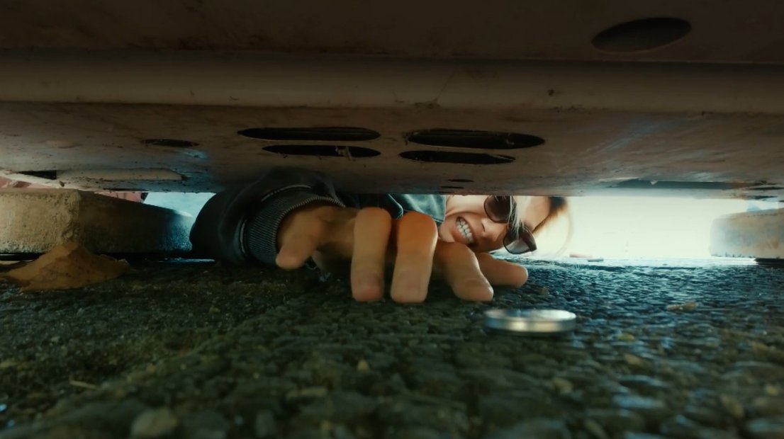 CookieAnnPuppy's tweet image. #ESCAPE
#エスケイプ 
結以と別れて一文無しの大介

地面に這いつくばり自販機の下の小銭を狙い
必死で手繰り寄せたソレはボタン電池

何も食べられず公園の水で腹を満たす
ベンチの外ランチ女子を悔しげに眺め
そしてどんぐりを食べられないか本気で考える

不憫、だけど笑ってしまった😂
#佐野勇斗